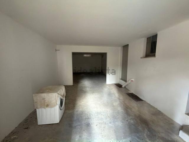 Locale in vendita di 179 m² in Piazza Donato Bramante, 2