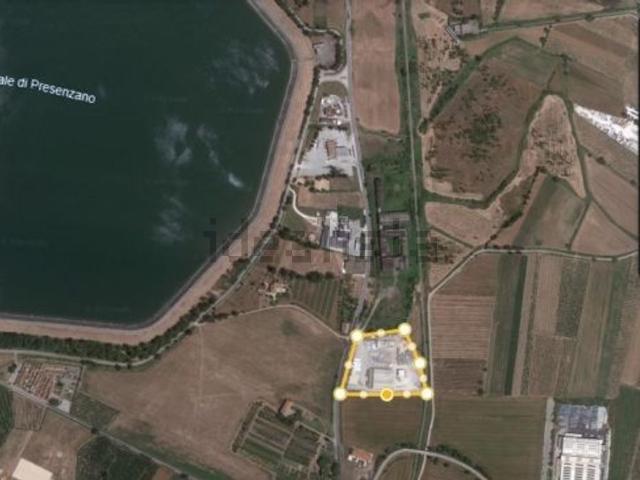 Locale in vendita di 1800 m²