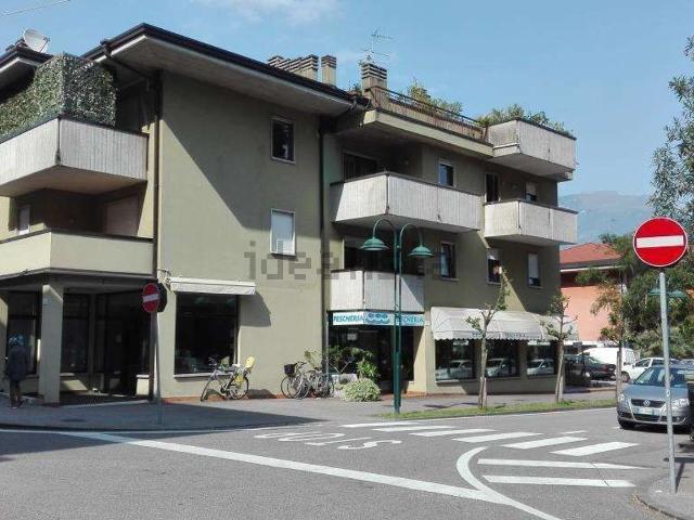 Locale in vendita di 180 m²