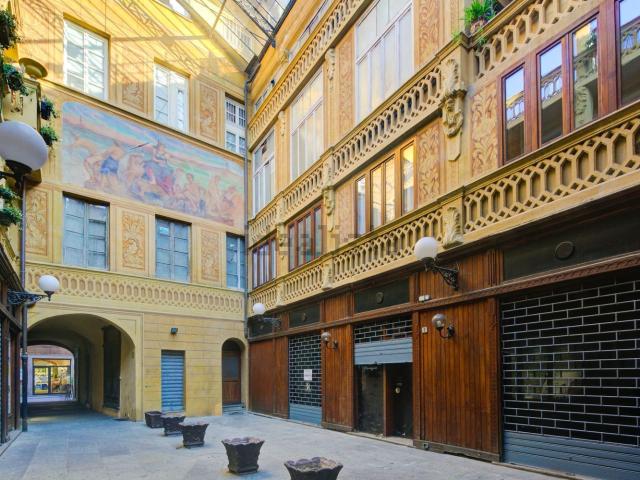Locale in vendita di 180 m²