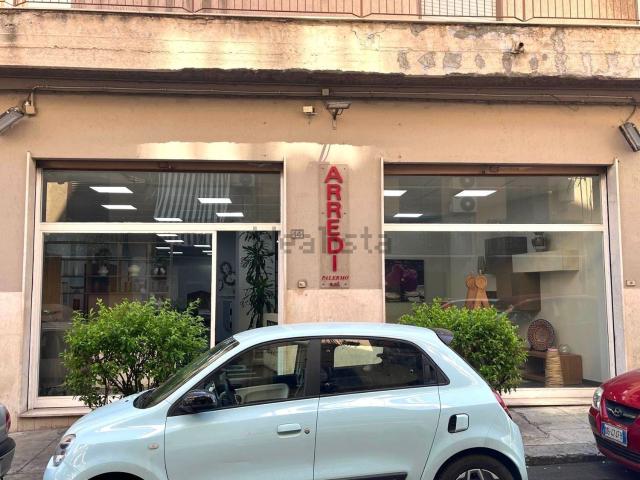 Locale in vendita di 180 m²