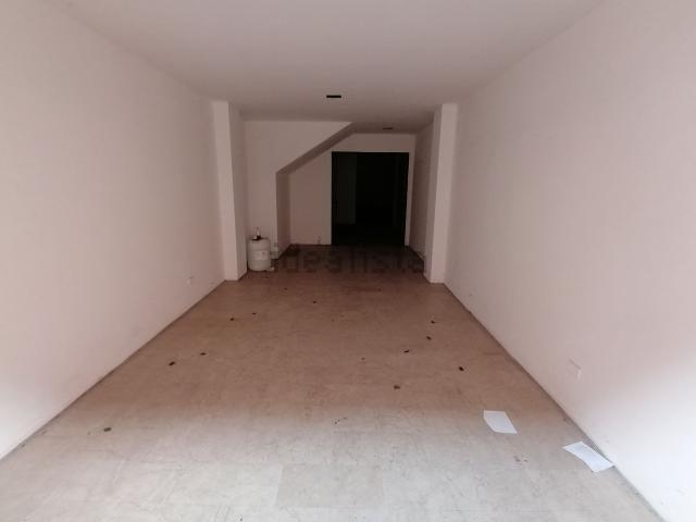 Locale in vendita di 180 m² in Via Camillo Benso Cavour
