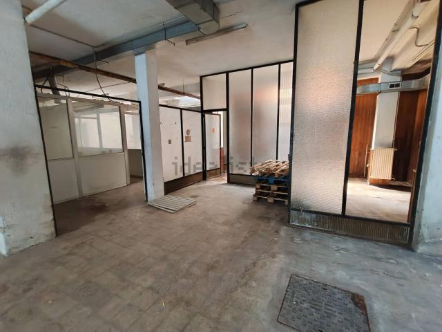 Locale in vendita di 180 m² in Via Andrea del Verrocchio