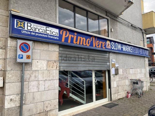 Locale in vendita di 180 m² in Via Alento, 78