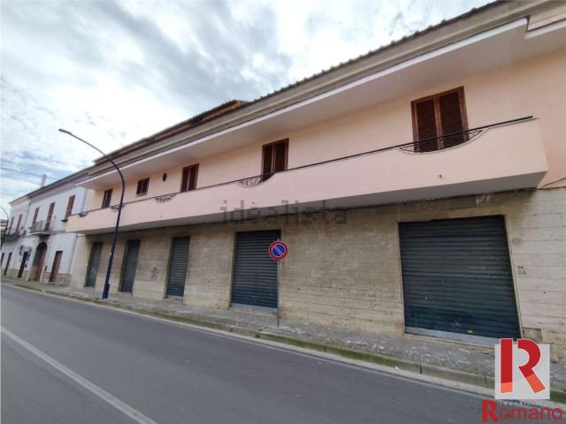 Locale in vendita di 180 m² in Via Biagio Rosato, 80