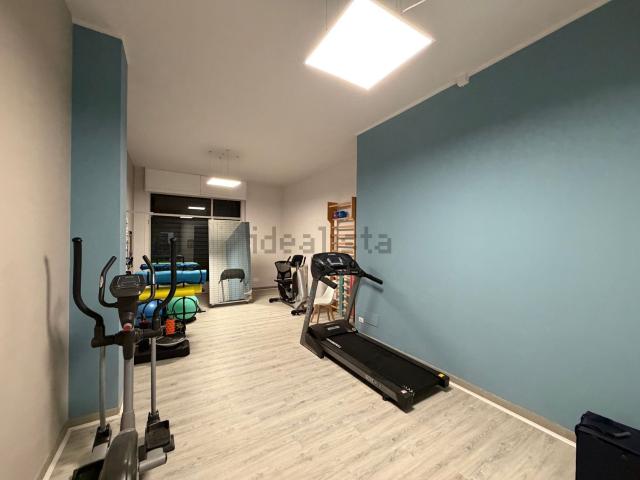 Locale in vendita di 180 m² in Via Gaetano Donizetti, 86