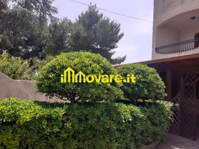 Locale in vendita di 180 m² in Via Foresta, 44