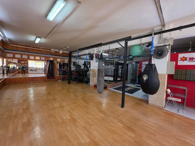 Locale in vendita di 180 m² in Via Friuli Venezia Giulia, 4