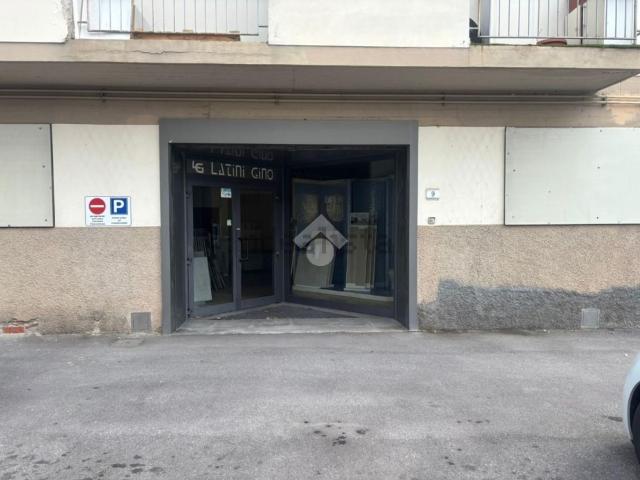 Locale in vendita di 180 m² in Via Marzabotto, 9
