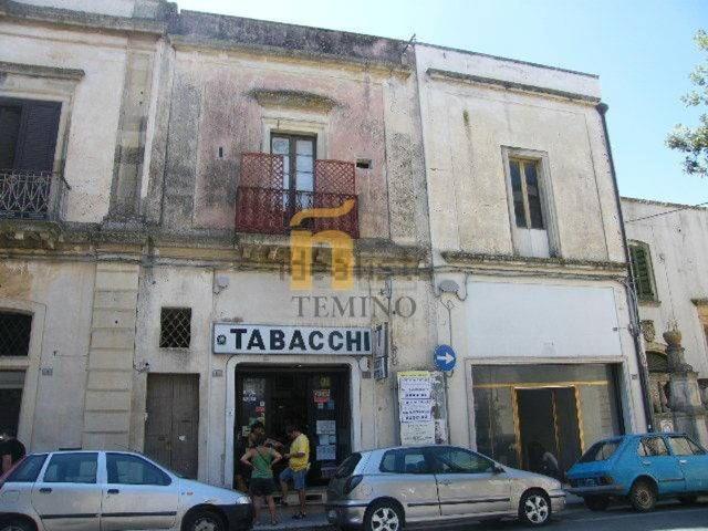Locale in vendita di 180 m² in Via San Demetrio, 15