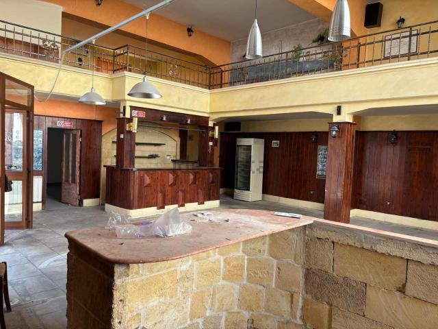 Locale in vendita di 180 m² in Via Principe Amedeo, 13