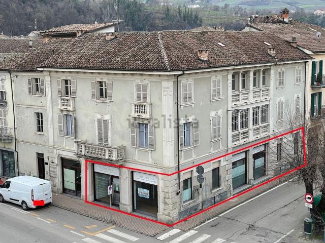 Locale in vendita di 180 m² in Via Roma, 15
