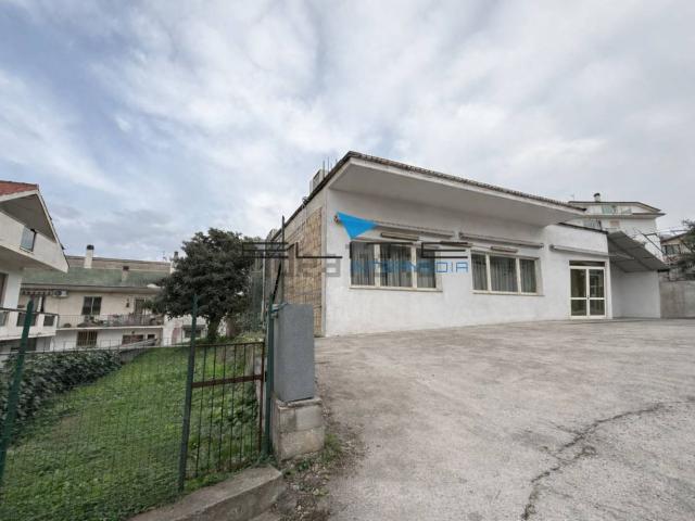 Locale in vendita di 180 m² in Via Regina Margherita, 57