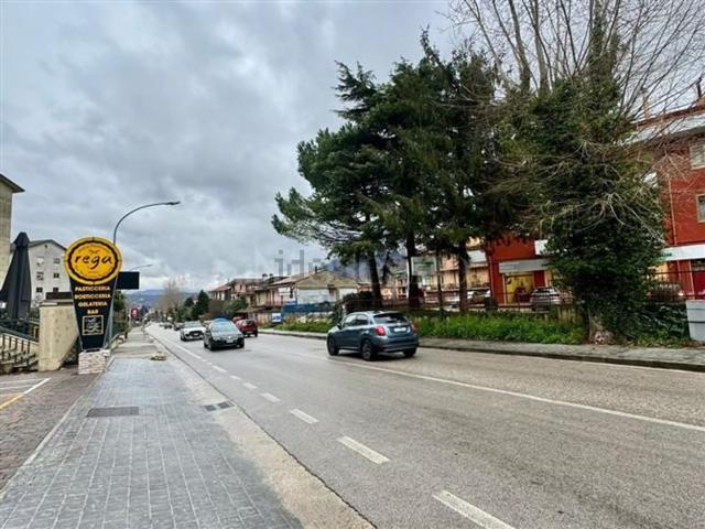 Locale in vendita di 180 m² in Via Taverna Campanile