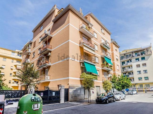 Locale in vendita di 180 m² in Via Val Sillaro, 10