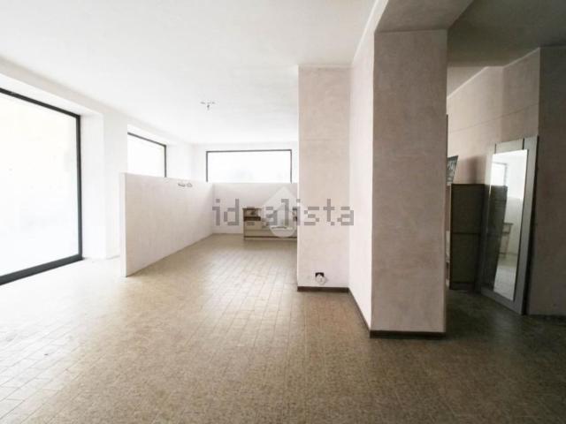 Locale in vendita di 180 m² in Via Vittorio Emanuele, 1