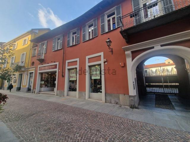 Locale in vendita di 180 m² in Via Vittorio Emanuele II, 161