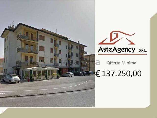 Locale in vendita di 180 m² in Viale Vittorio Emanuele II°, 152