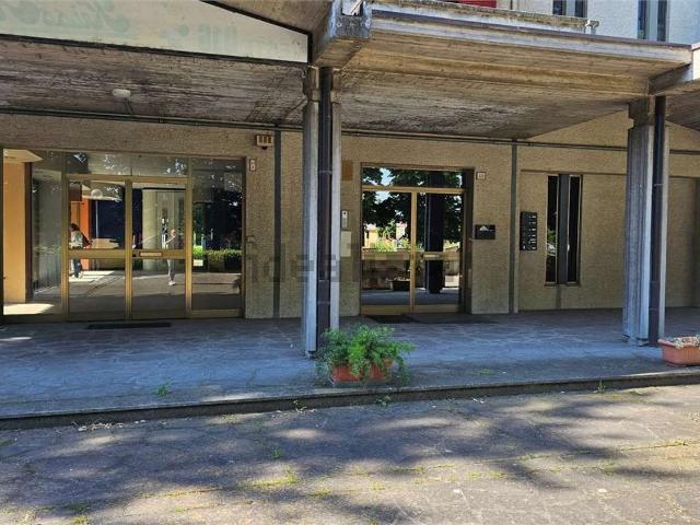 Locale in vendita di 180 m² in Viale della Resistenza, 24