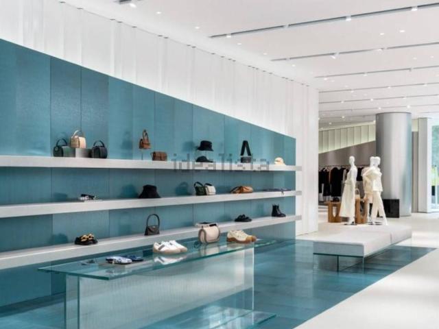 Locale in vendita di 180 m² in Viale Luigi Luzzatti, 46