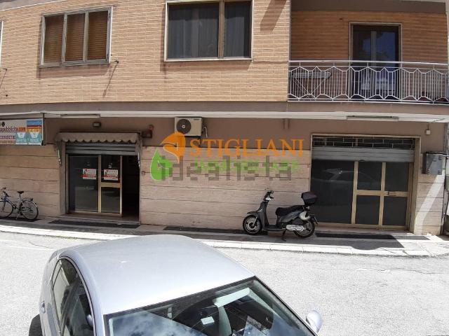 Locale in vendita di 180 m² in Viale Principe di Piemonte