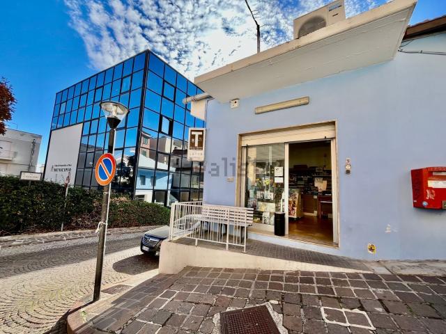Locale in vendita di 180 m² in Corso Roma, 9