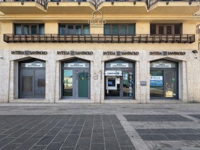 Locale in vendita di 180 m² in Piazza dell&apos Unità d&apos Italia