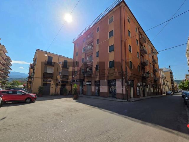 Locale in vendita di 180 m² in Piazza Ogaden, 8