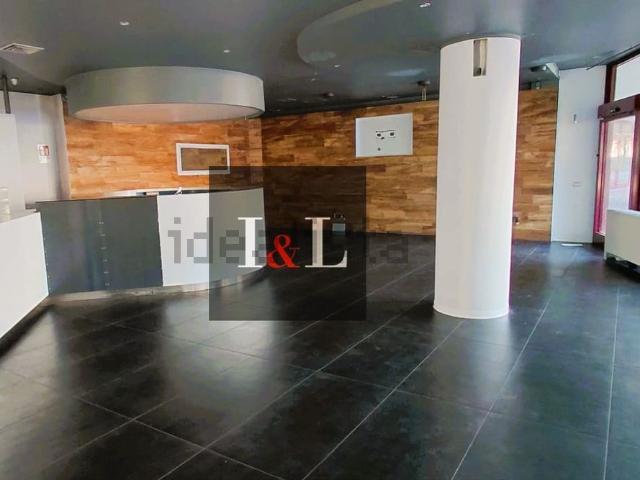 Locale in vendita di 180 m² in Piazza San Nicolò, 13