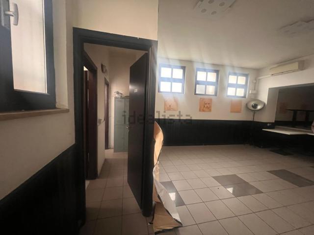 Locale in vendita di 181 m² in Via della Libertà