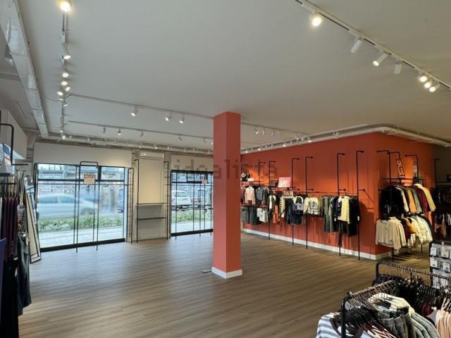 Locale in vendita di 182 m² in Via Brindisi, 169