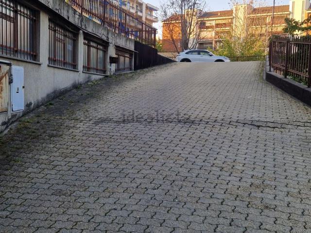 Locale in vendita di 182 m² in Via G. L. Pasteur, 20