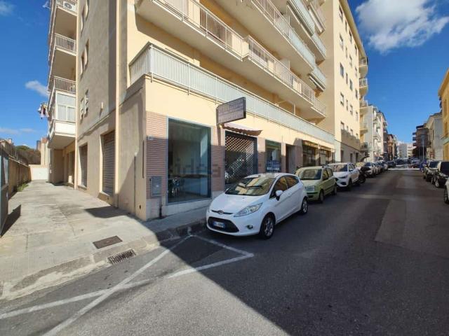 Locale in vendita di 182 m² in Via Francesco Muroni, 21