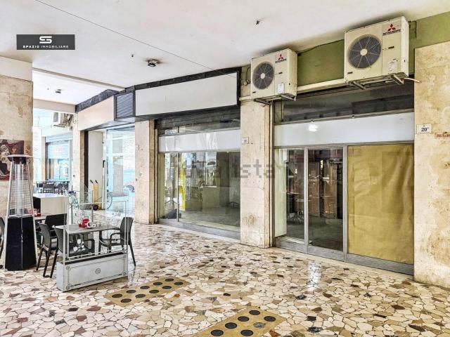 Locale in vendita di 182 m² in Corso de Michetti, 20