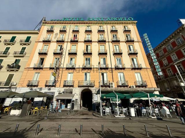 Locale in vendita di 182 m² in Piazza Giuseppe Garibaldi, 60