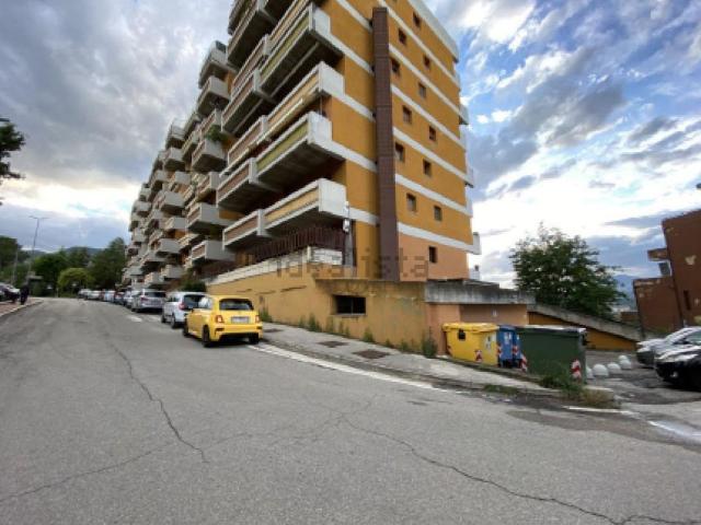 Locale in vendita di 1847 m² in Via don Bosco