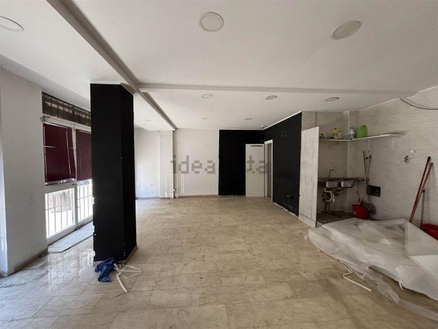 Locale in vendita di 185 m² in Via delle Porte Nuove, 64