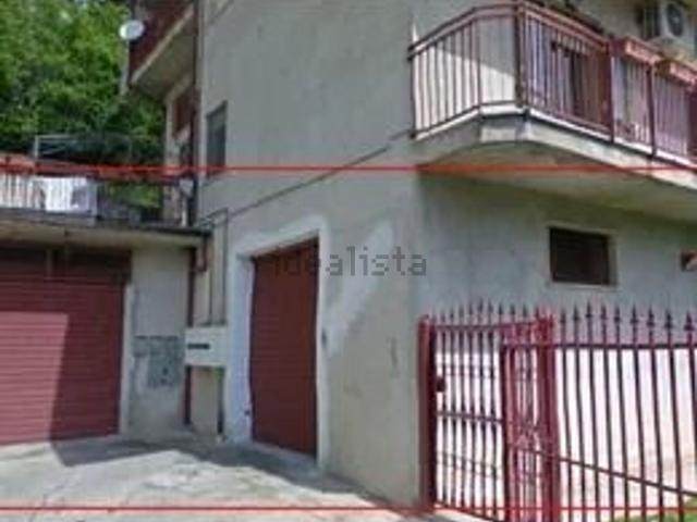 Locale in vendita di 185 m² in Via Fontanella