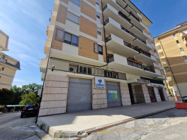 Locale in vendita di 185 m² in Via Santo Spirito