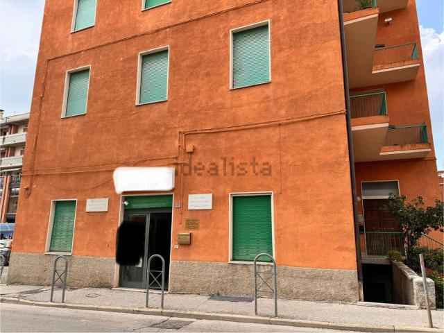Locale in vendita di 185 m² in Via Virgilio da San Severino, 18