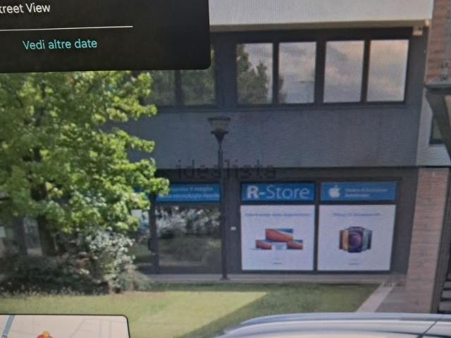 Locale in vendita di 186 m² in Strada Comunale delle Corti, 67