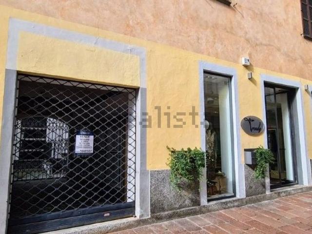 Locale in vendita di 187 m² in Via CAVOUR, 3