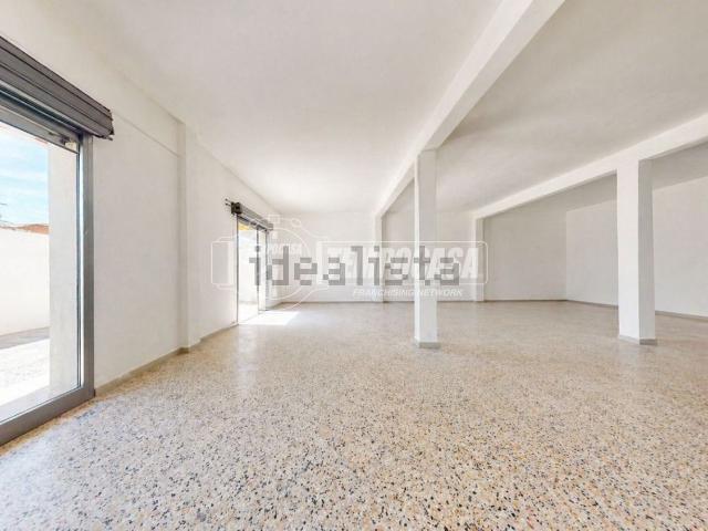 Locale in vendita di 187 m² in Via Belvedere, 1