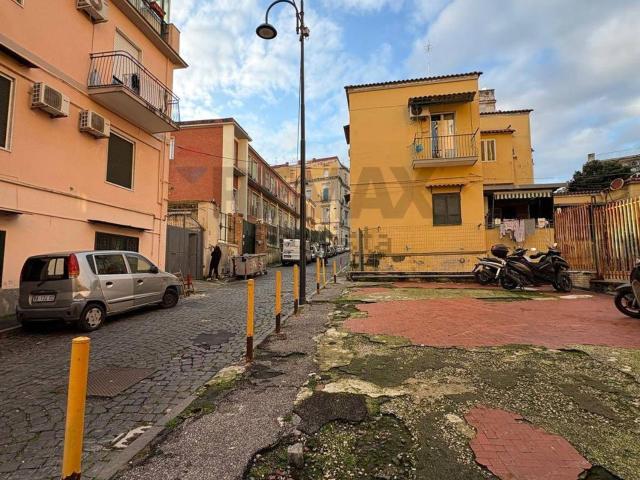 Locale in vendita di 187 m² in Via Giuseppe Buonomo, 62