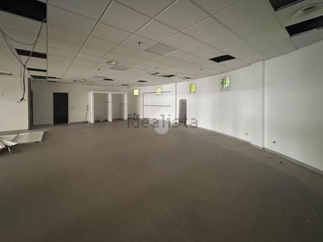 Locale in vendita di 188 m² in Via J. e R. Kennedy, 28