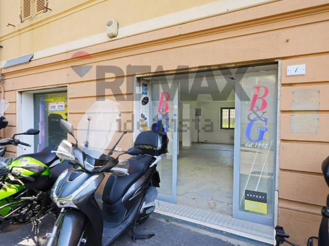 Locale in vendita di 188 m² in Via Lodi, 5