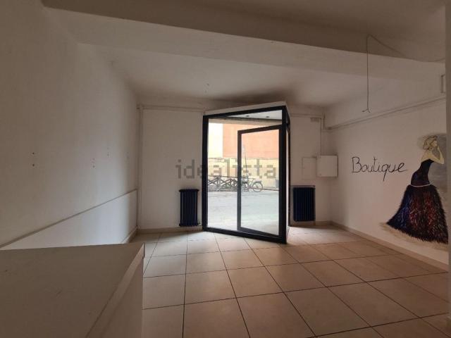 Locale in vendita di 188 m² in Via San Girolamo, 7