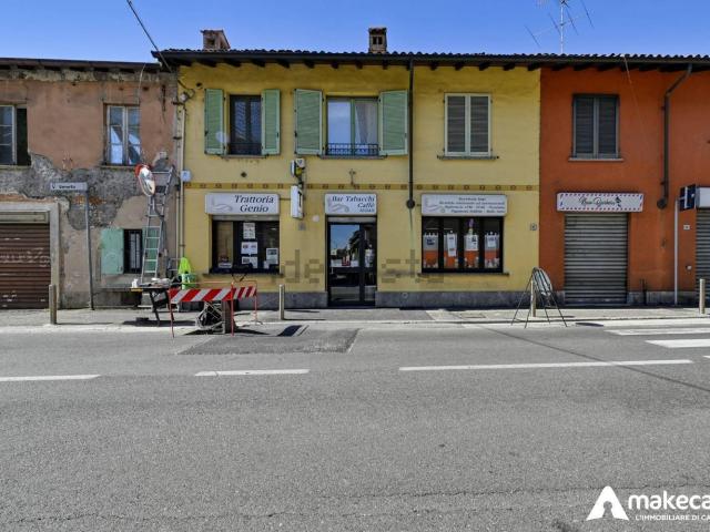Locale in vendita di 189 m² in Via Vittorio Veneto, 35