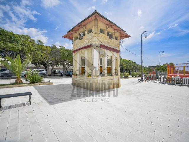 Locale in vendita di 18 m² in Viale Marconi, 2