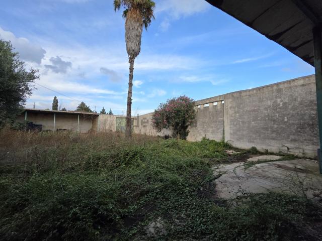 Locale in vendita di 190 m² in Via Bresciana